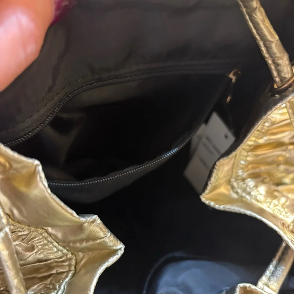 NWT Madden Girl Backpack Metallic Gold Quilted Drawstring Shiny Black Zip Straps